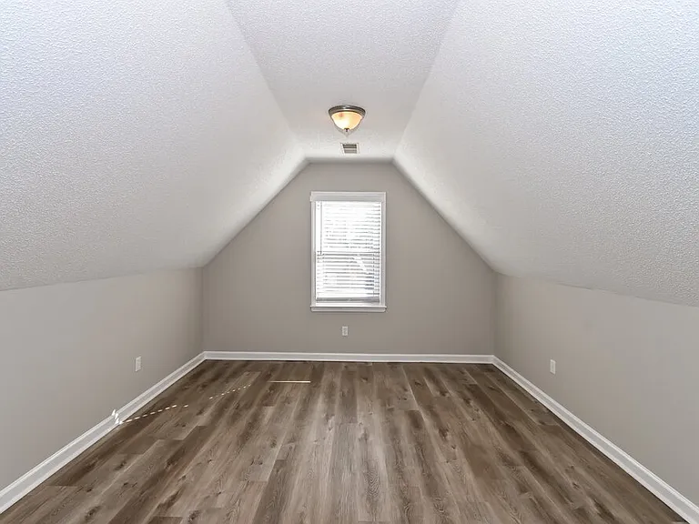 1950 Pecan Ln N — Photo 15