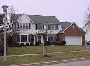 9 Hillside Pkwy, Lancaster, NY 14086