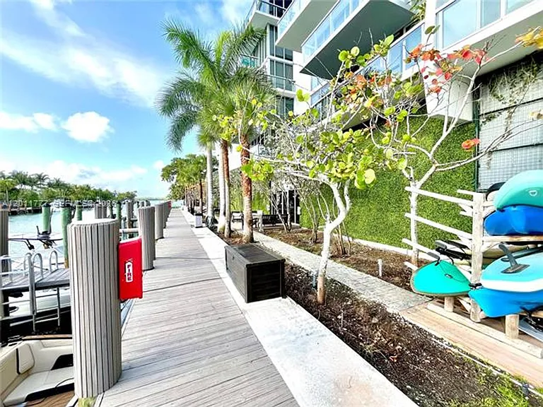 9940 W Bay Harbor Dr #5F — Photo 26