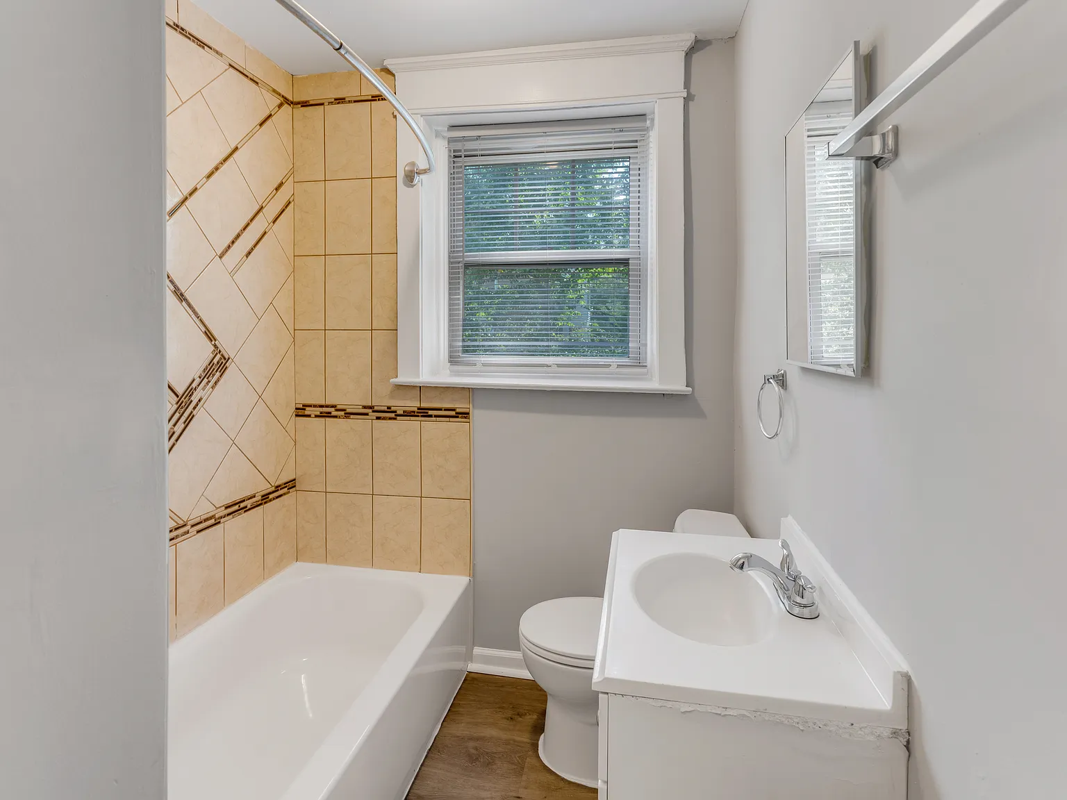 1 bed, 800 sqft, $1,325 — Photo 4