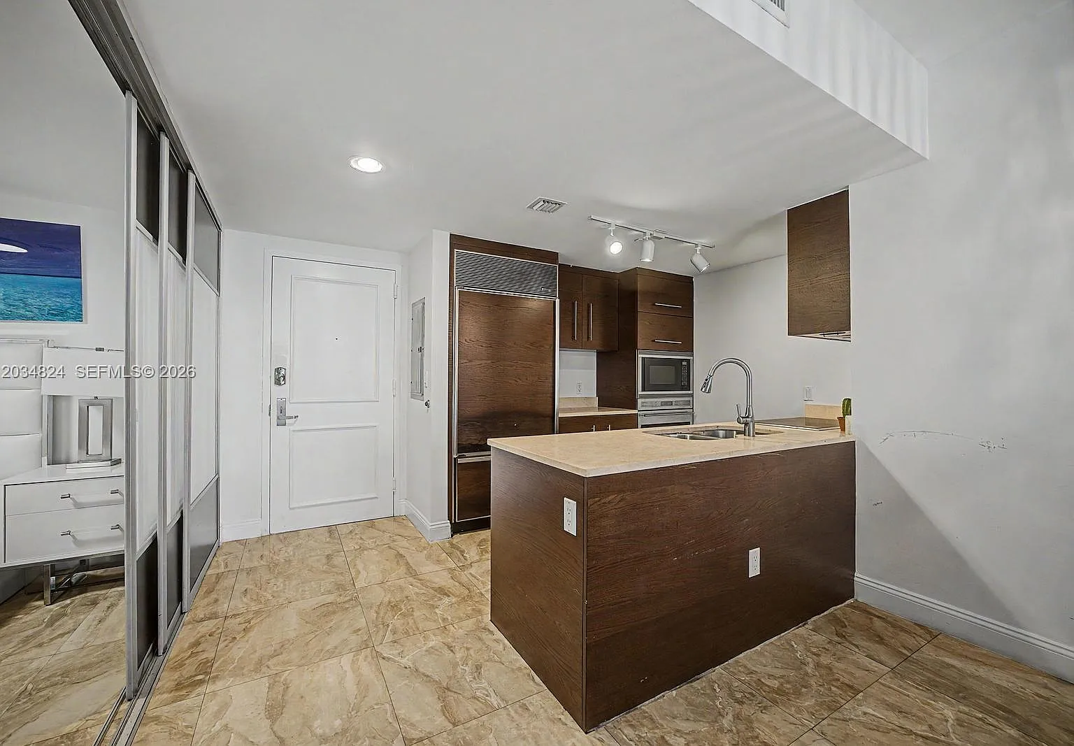 Icon Brickell Condo No 3 — Photo 3
