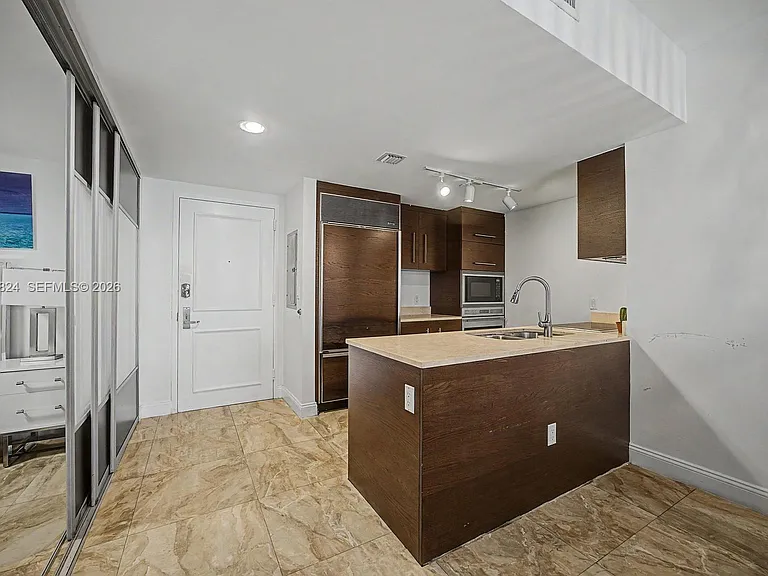 485 Brickell Ave #2009 — Photo 3