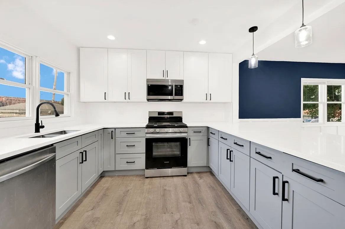 4 bed, 950 sqft, $2,900 — Photo 1