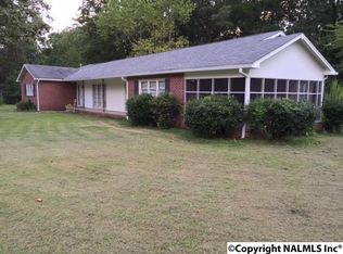 820 College St S, Centre, AL 35960
