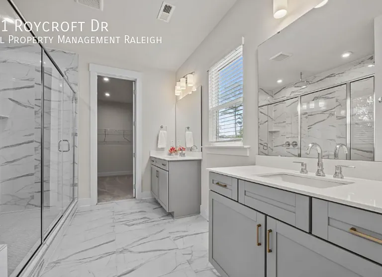 521 Roycroft Dr — Photo 10