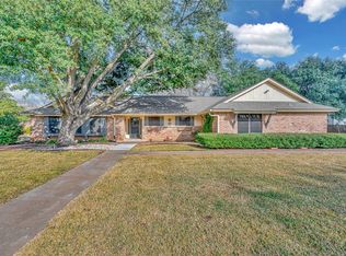 210 Chelsea Dr, Hewitt, TX 76643