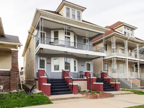 3273 Yemans St, Hamtramck, MI 48212