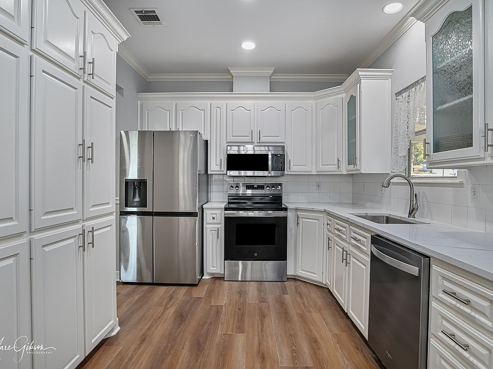 1st image of 946 Judy Ln