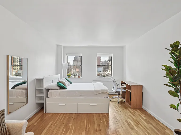 186 W 80th St #7F — Photo 10