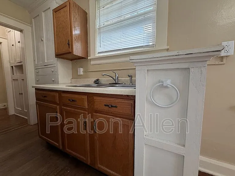 83 Edgemont Rd #4 — Photo 8
