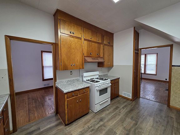 5th image of 2121 Walnut St