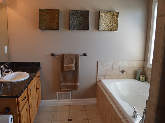 3rd image of 5559 Wimbledon Park Dr