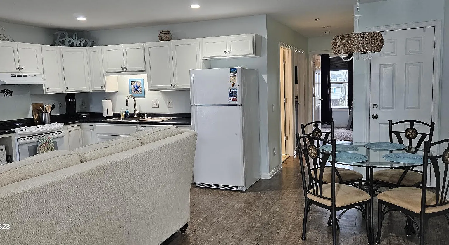 2 bed, 720 sqft, $1,600 — Photo 2