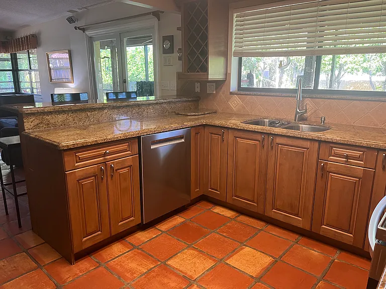 5831 SW 114th Ave — Photo 9