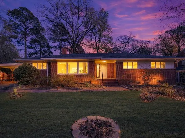 237 James River Dr, Newport News, VA 23601