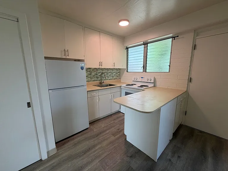 1621 Anapuni St — Photo 3