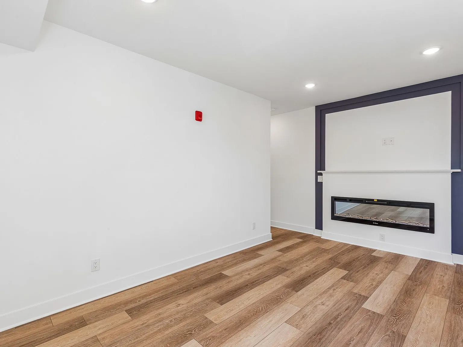 2 bed, 950 sqft, $1,699 — Photo 4