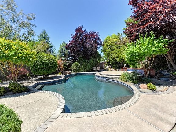 3rd image of 7160 Stanford Oak Dr