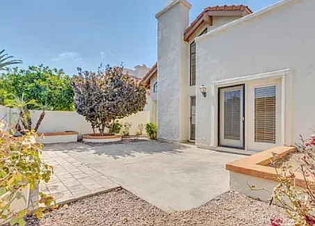 1839 E Sarah Ln — Photo 5