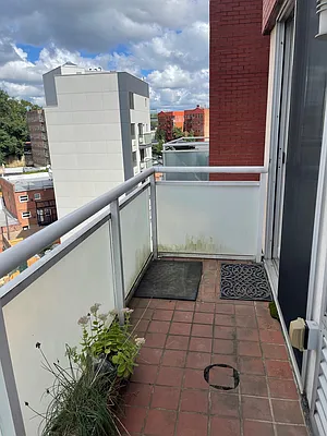 Rented by Bahar Management | media 22