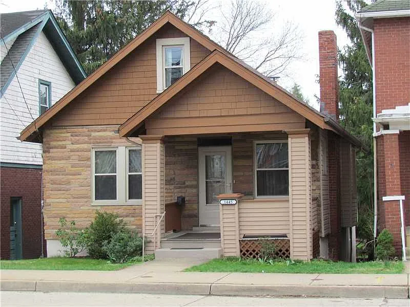1445 Benton Ave photo 1