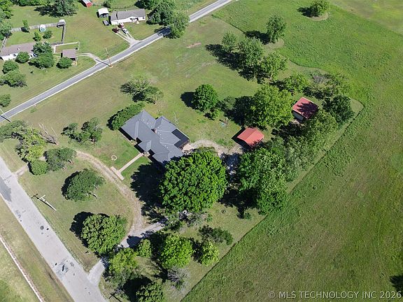 2nd image of 398621 W 900th Rd