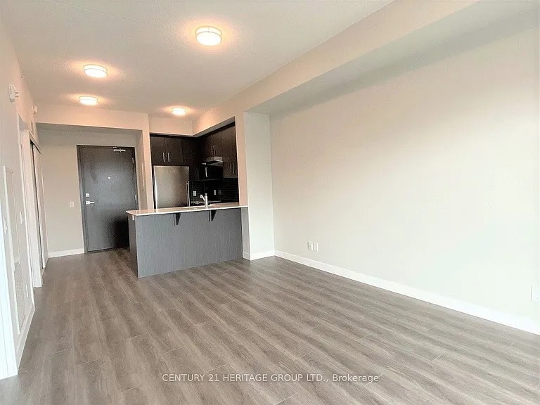 15 Queen St S #1413 — Photo 10