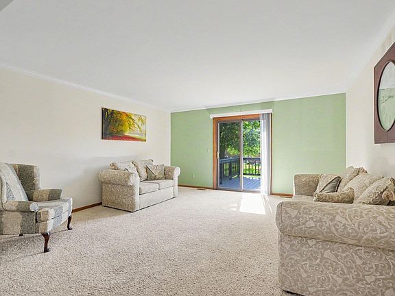 4th image of 48470 Rosewood Ln