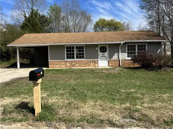 110 Hedgecock Rd, High Point, NC 27265