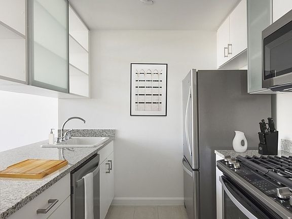 3rd image of 500 W 56th St APT 2602
