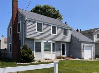 87 Araca Rd, Babylon, NY 11702