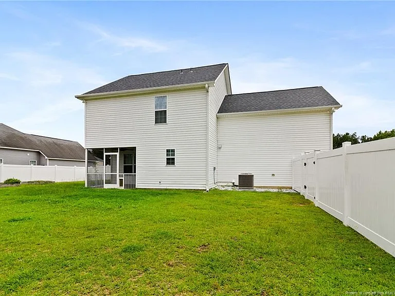 118 Newport Ct — Photo 33