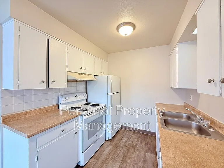 928 NE 86th St — Photo 1