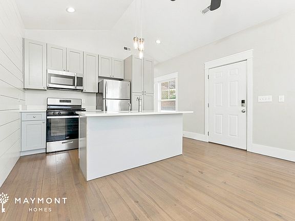 4th image of 70 Hanover St APT B