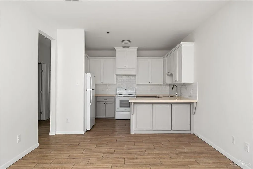 2 bed, 1.0 bath, 11340 sqft, $825 — Photo 4