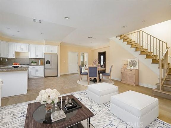 4th image of 4952 W 112th St #19