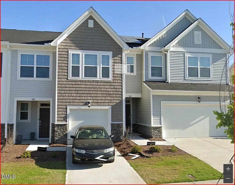 3 bed, 2.5 bath, $2,075 — Photo 2
