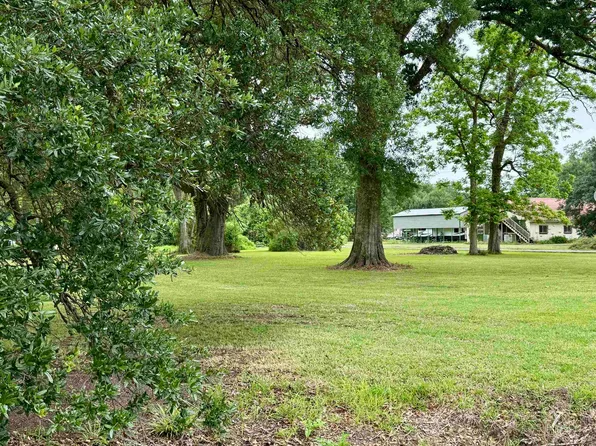 Savoy Rd, Saint Amant, LA 70774