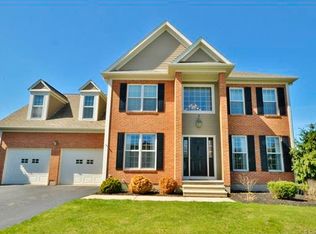 17 Amato Dr, Wethersfield, CT 06109