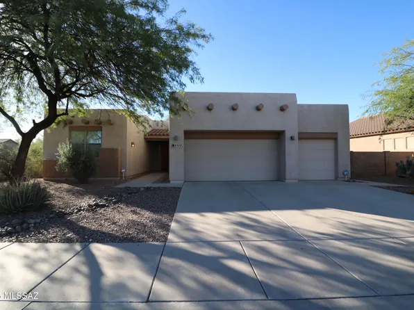8222 N Sombrero Point Dr, Tucson, AZ 85743
