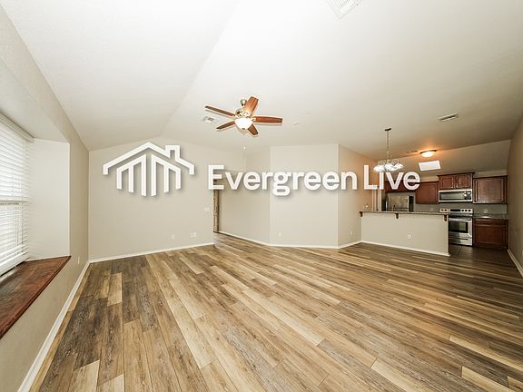 3rd image of 2516 Queenston Ave