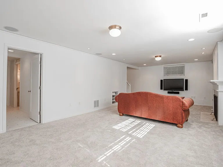 4527 SW 29th Ave — Photo 16