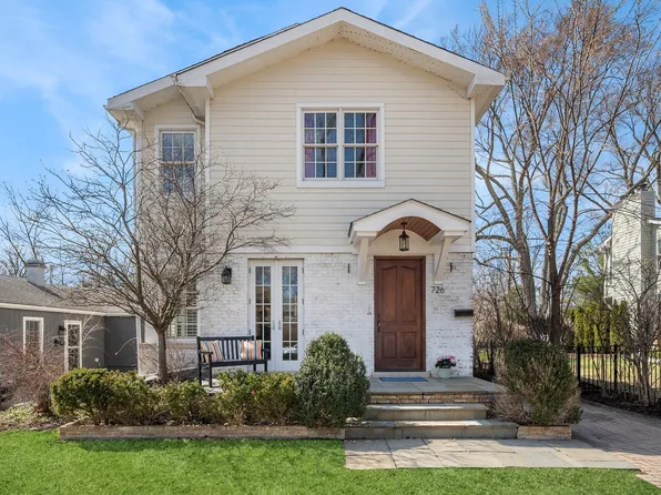 726 Indian Rd, Glenview, IL 60025