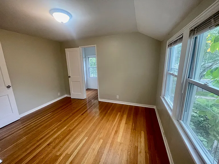 151 Eastmoreland Dr — Photo 15