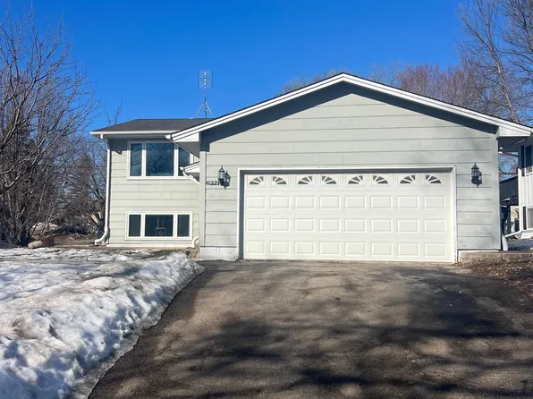 6221 Maple St, Rockford, MN 55373