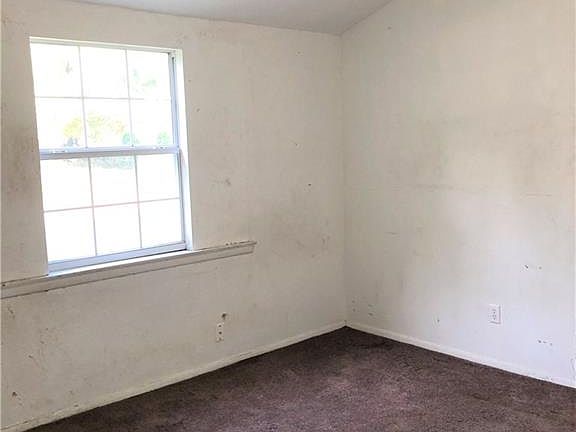 4th image of 2529 Jonesboro Ave