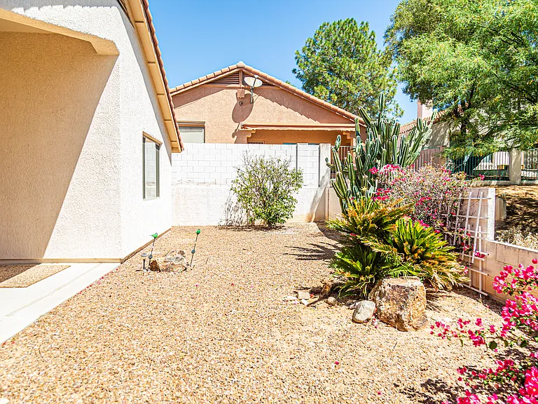 11146 N Desert Flower Dr — Photo 18