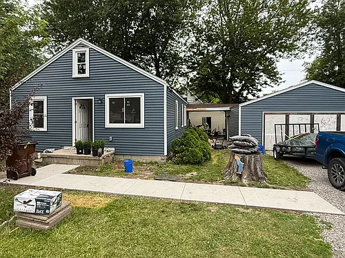 3251 Maplewood St Photo 1