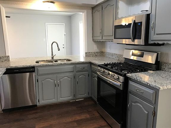 5th image of 2202 Richbrook Dr