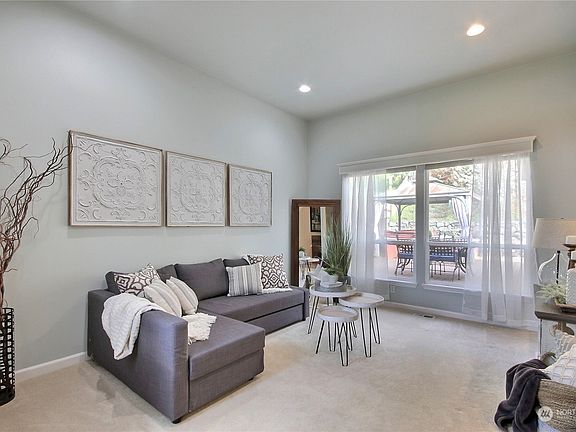 4th image of 4313 S 48th Street Ct
